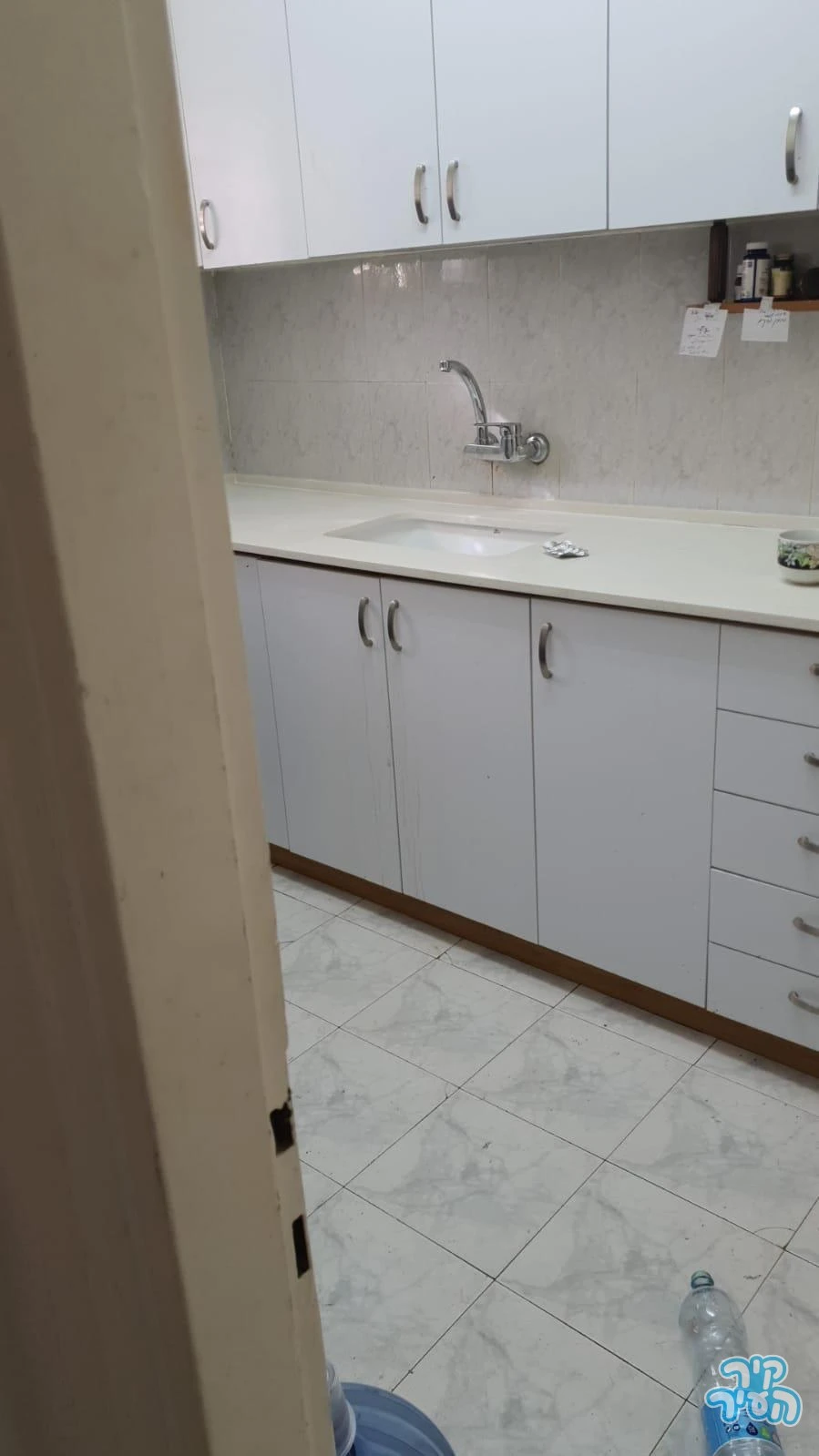 רוטשילד 10 בת ים דירת 3 חדרים גדולה קומת קרקע חתומה פינוי בינוי לאחת החברות המובילות בשוק "בוני התיכון" - תמונה 5