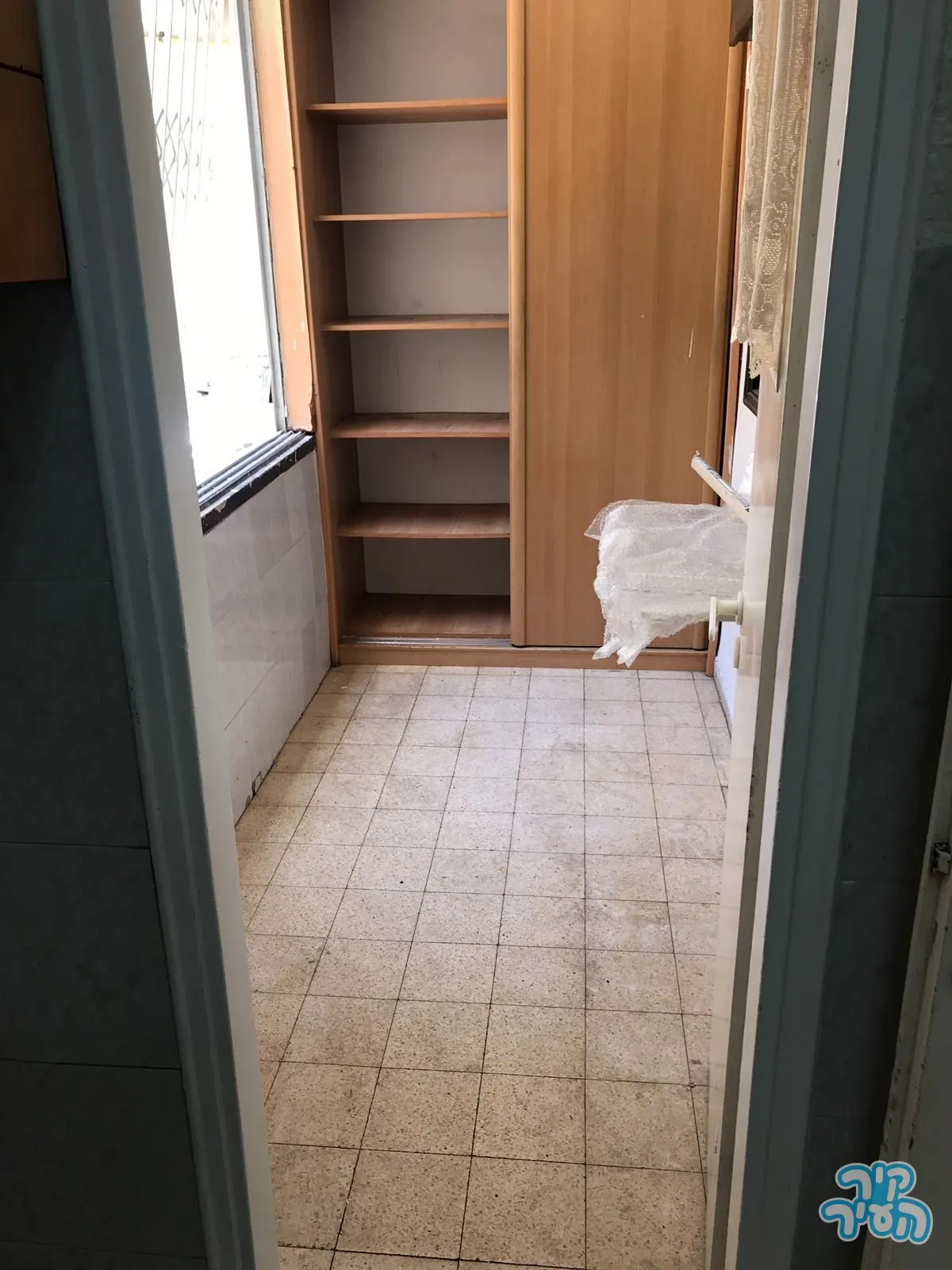 רוטשילד 10 בת ים דירת 3 חדרים גדולה קומת קרקע חתומה פינוי בינוי לאחת החברות המובילות בשוק "בוני התיכון" - תמונה 4