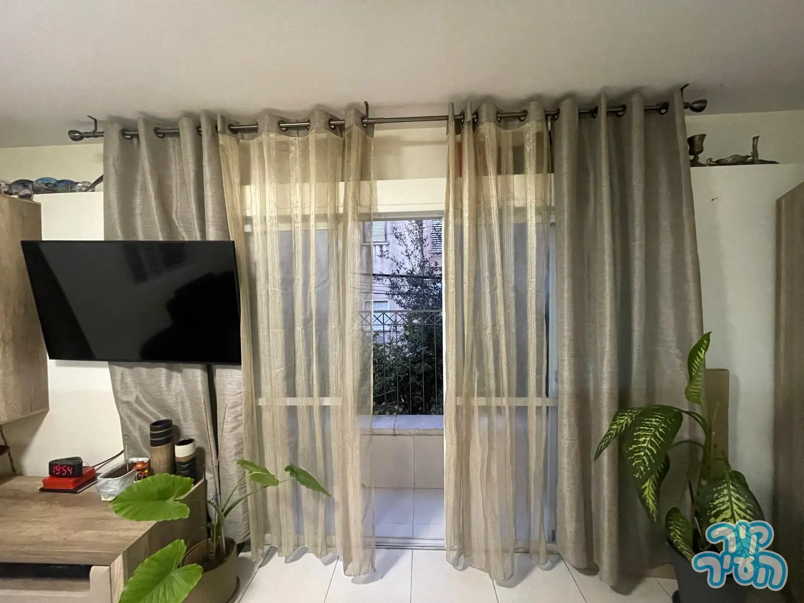 מודיעין 16 חולון - קוטג' חדיש בן 30 שנים 6 חדרים , ממ"ד , חניה , גינה מרפסת שמש וגג , מיזוג בכל החדרים ,מחסן ענק כמו עוד חדר - תמונה 2