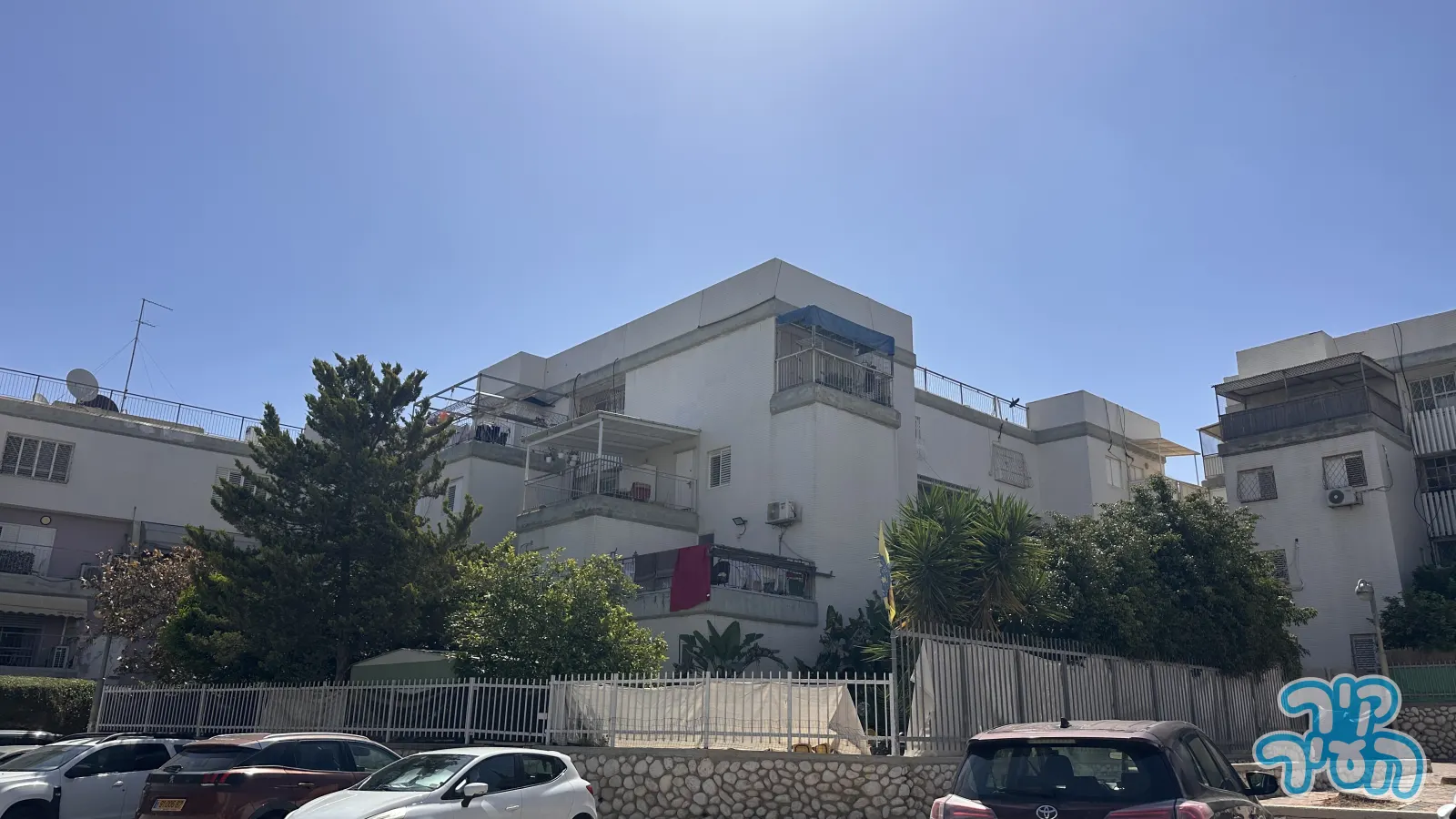למכירה דירת 3.5 חדרים משופצת מהיסוד עם 2 מרפסות שמש! - תמונה 10