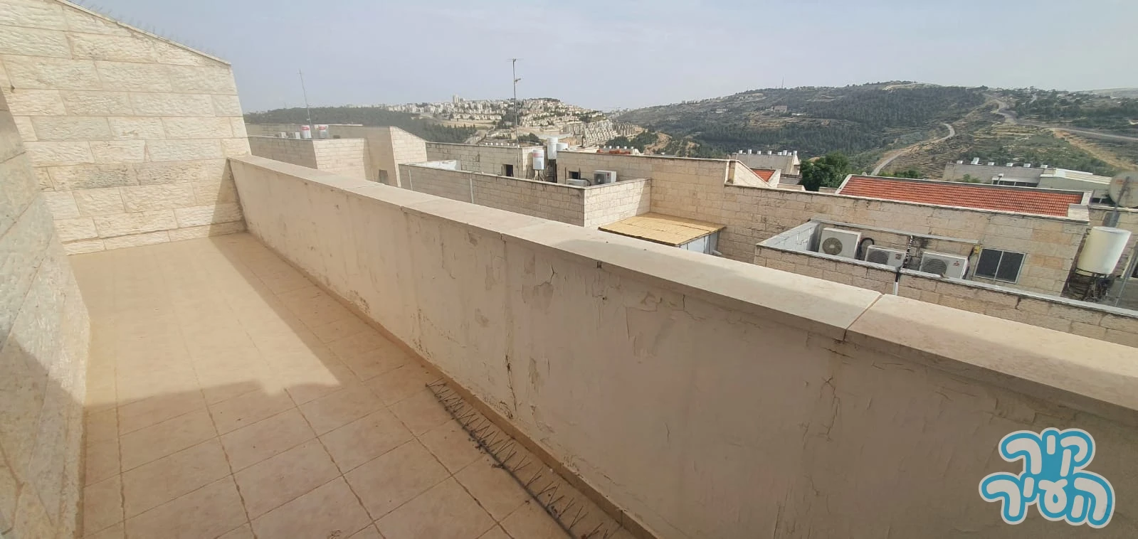 3 חדרים עם מרפסת ומחסן ברח' קראוס, גבעת משואה. - תמונה 2