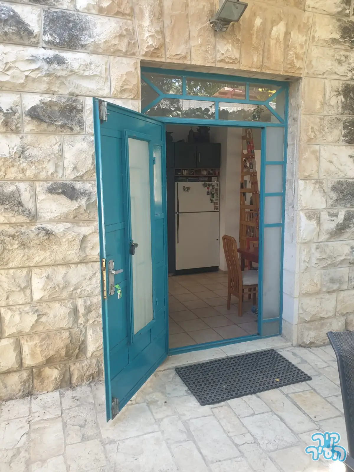 דירת גן נדירה ברח' עובד, אבו תור. - תמונה 4