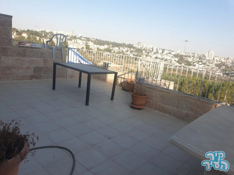 דופלקס יוקרתי בהולילנד, ברח' גדעון האוזנר המבוקש.