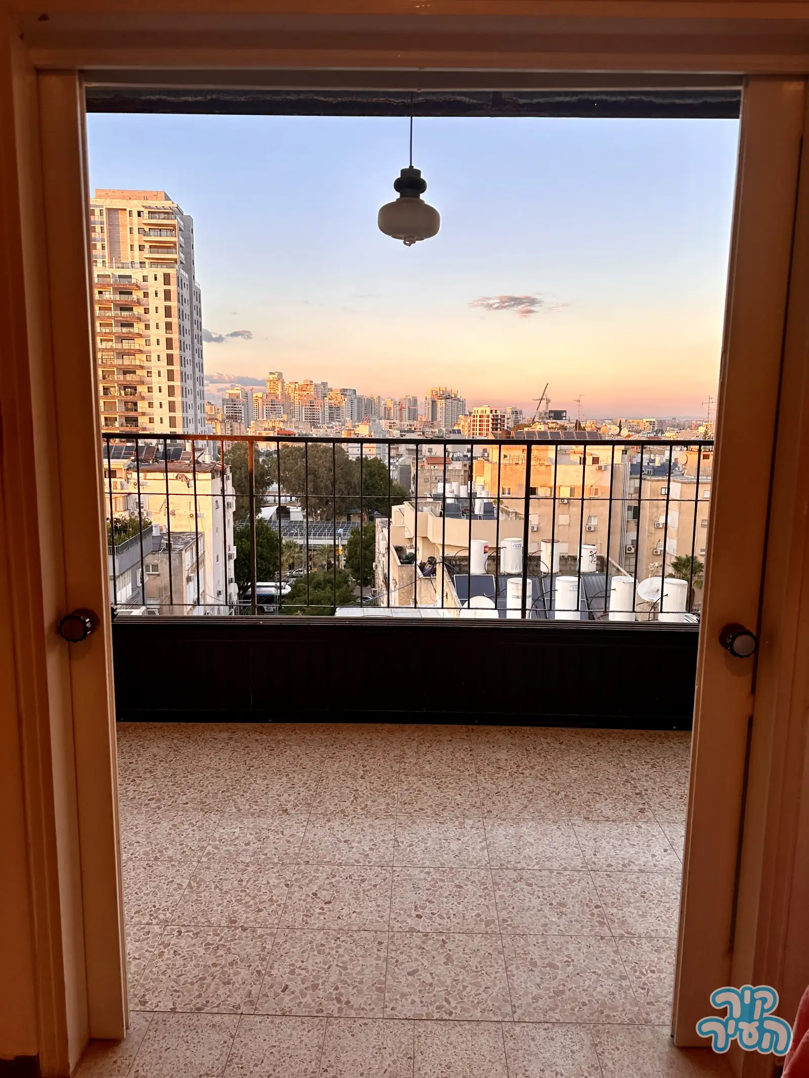 דירת 3.5 חדרים מרווחת 90 מ״ר במרכז העיר פתח תקווה - תמונה 3