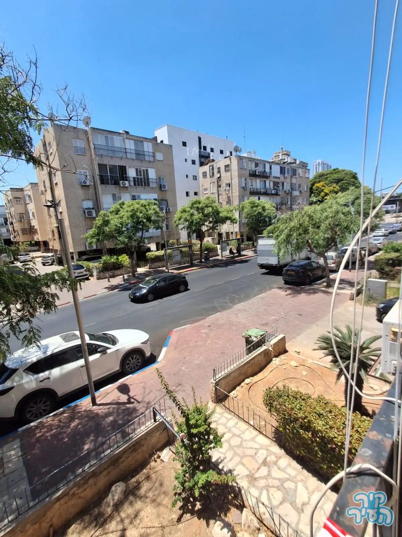 ההסתדרות 9 חולון דירת 3 חדרים מרווחת שופצה לפני שנה כניסה מיידית