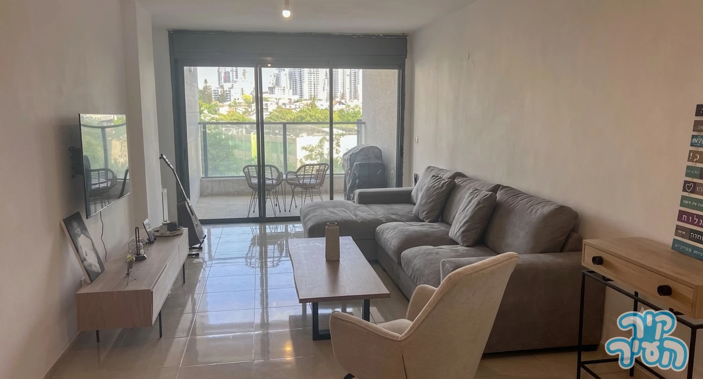 4 חדרים • 2 מרפסות • ממ״ד • חניה • רביבים • ראשל״צ - תמונה 2