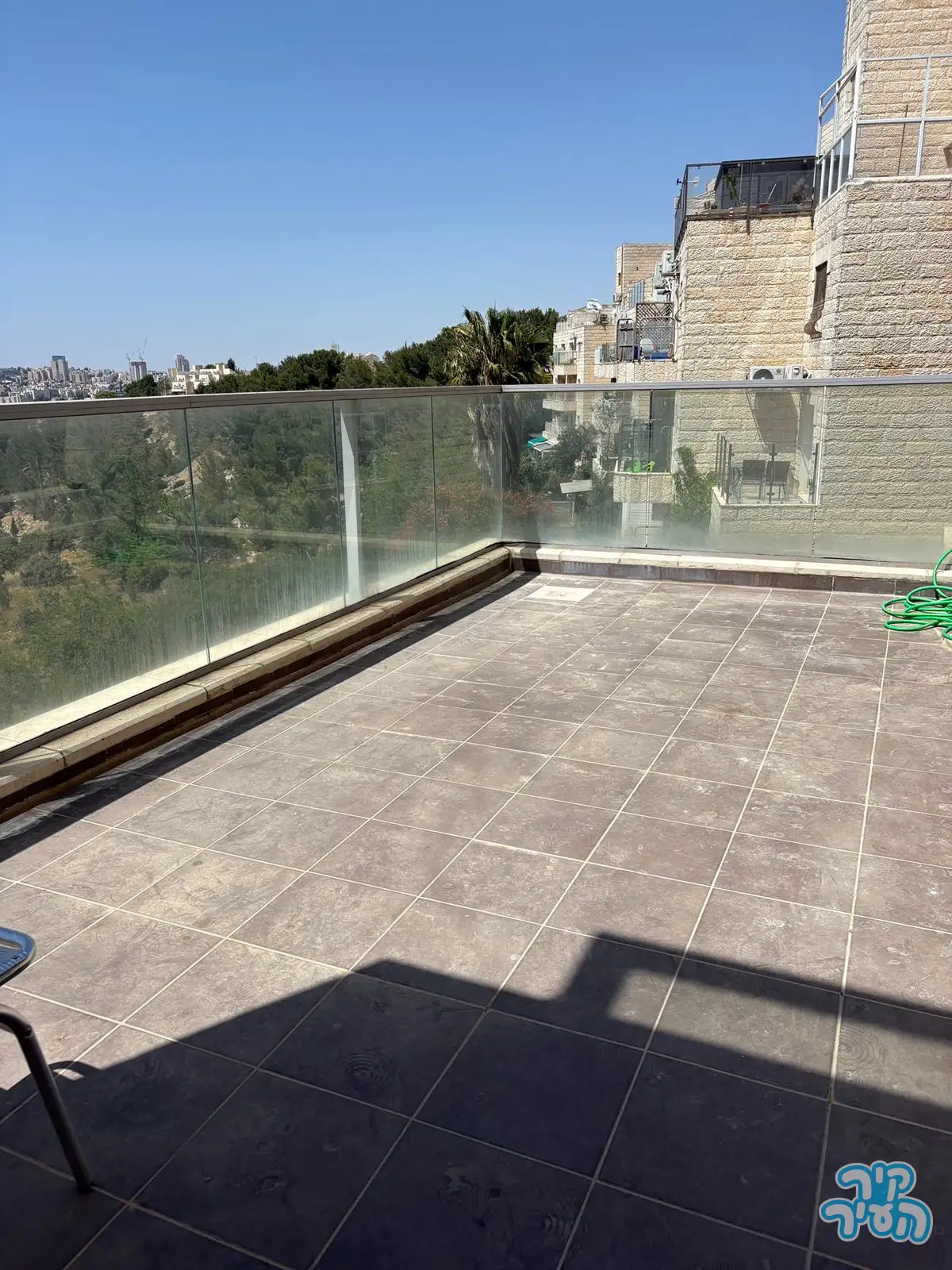 דירת נוף בפרויקט יוקרתי, רח' יפה רום, גילה. - תמונה 4