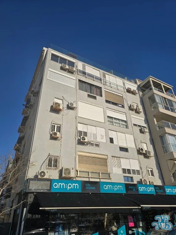 בן גוריון 117 בת ים יחידת דיור חזית לים