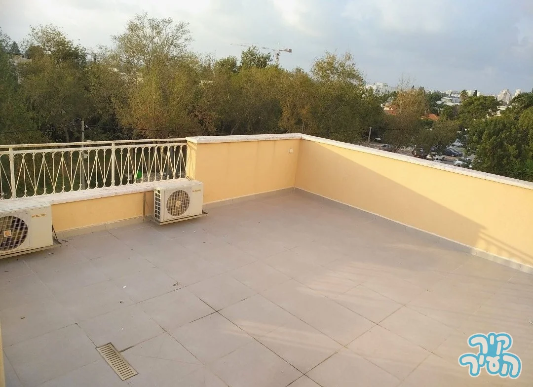 להשכרה קוטג' 6 מפלסים 5 חדרים מול חורשה במערבית של רמת השרון כניסה מיידית לשנים רבות - תמונה 3