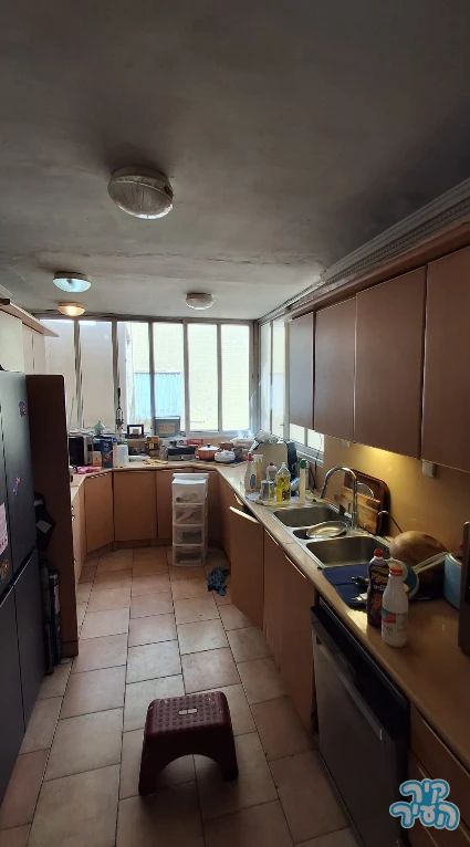 פנטהאוז להשכרה 6 חדרים עם מרפסת שמש 80 מ"ר - תמונה 3