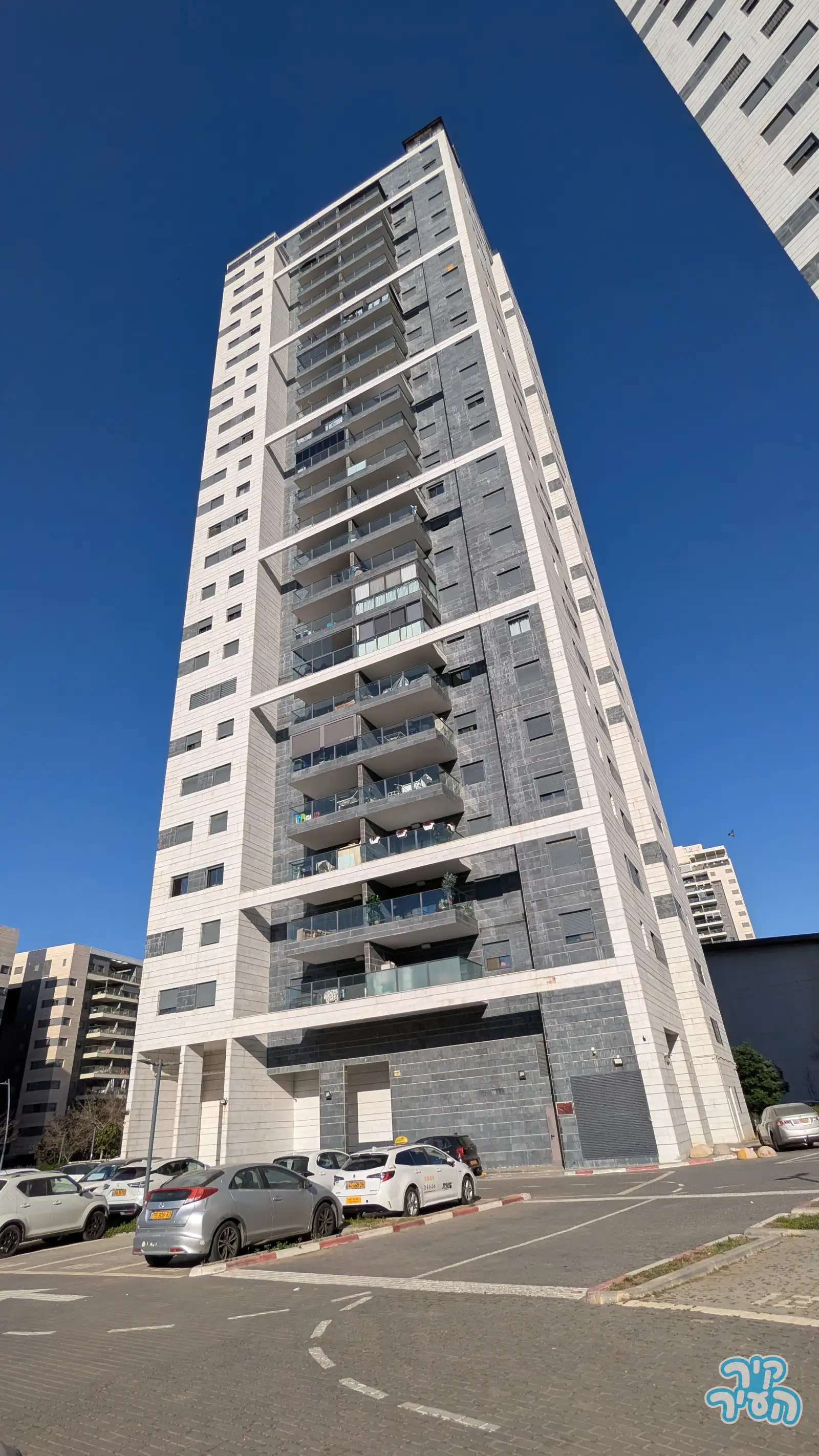 למכירה בהזדמנות דירת 4 חדרים בכרמי גת - תמונה 3