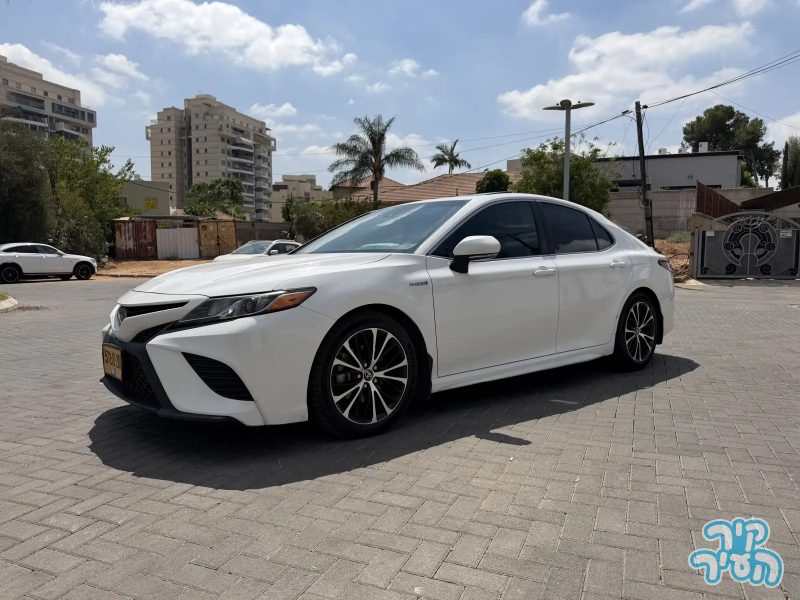 טויוטה CAMRY HYBRID 2018
