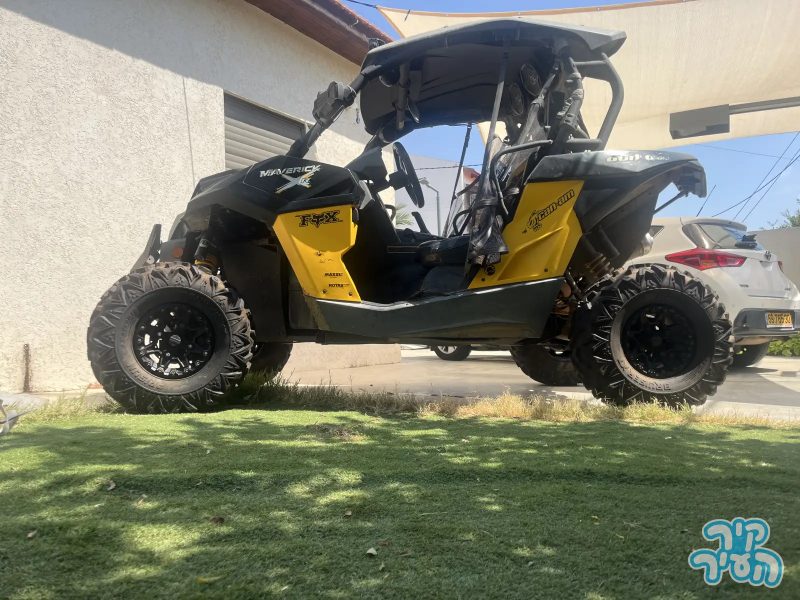 קאן אם מבריק 1000RS 2014