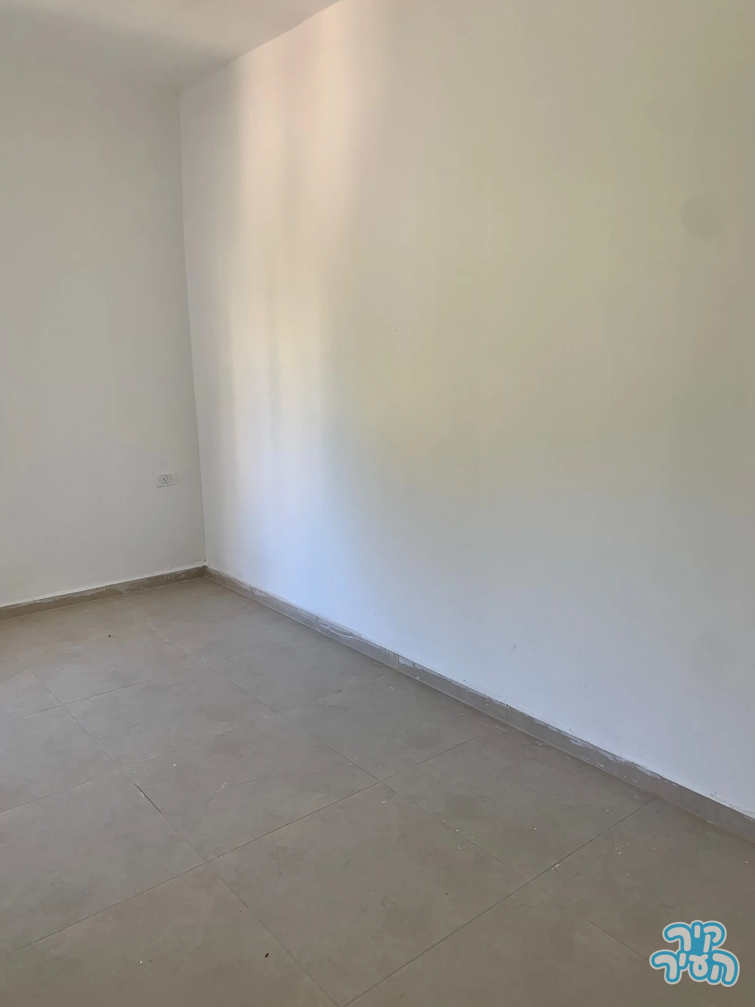 השקמה 39 בת ים דירת 3 חדרים משופצת עם ממ"ד מעלית וכניסה מיידית - תמונה 6