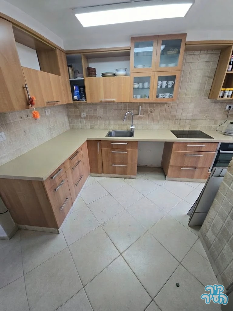חלמית 6 בת ים דירת 3 חדרים על תוואי הרכבת הקלה חתומה פינוי בינוי - תמונה 2